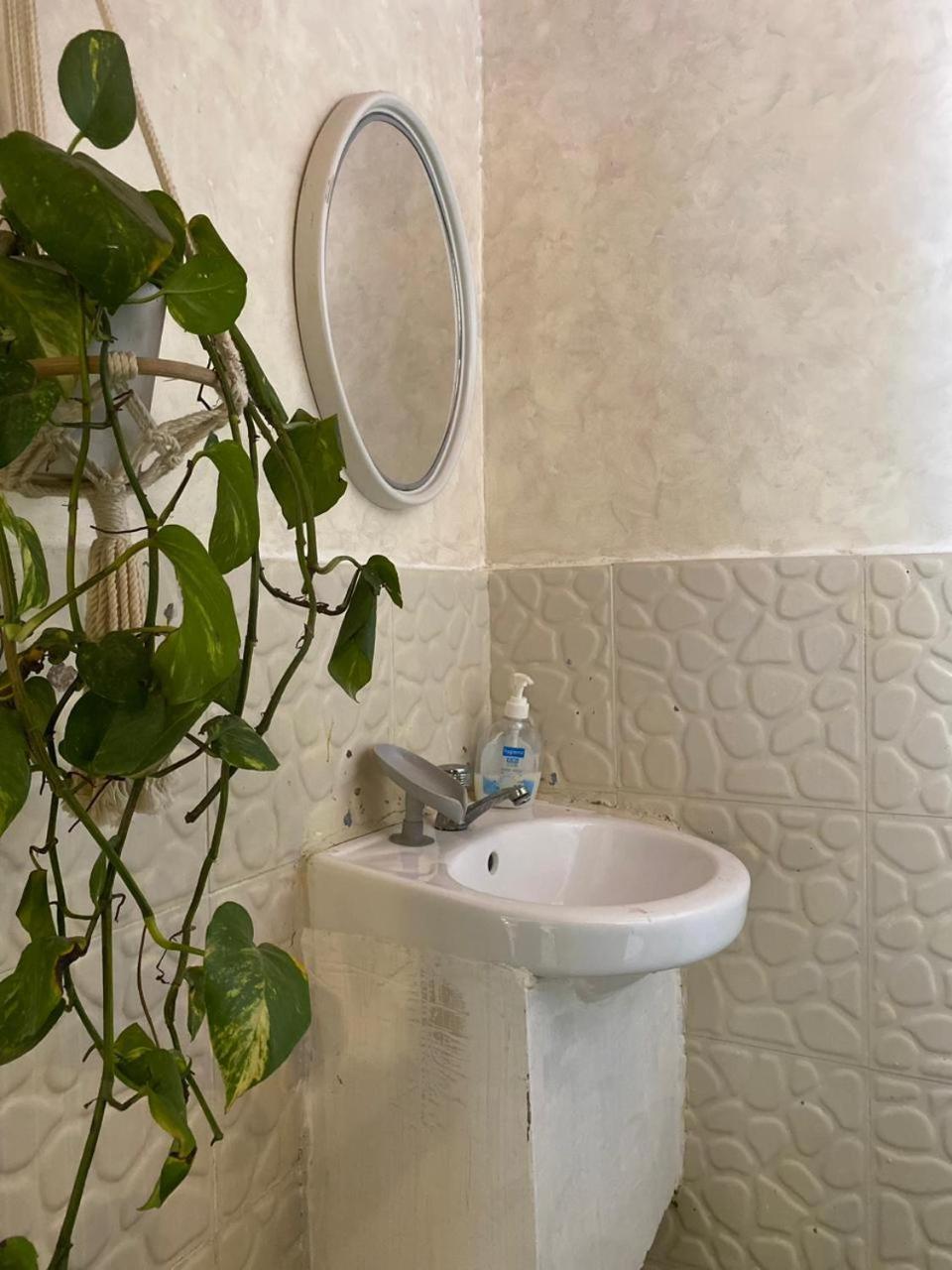 Malayah Hostel Генерал-Луна Номер фото
