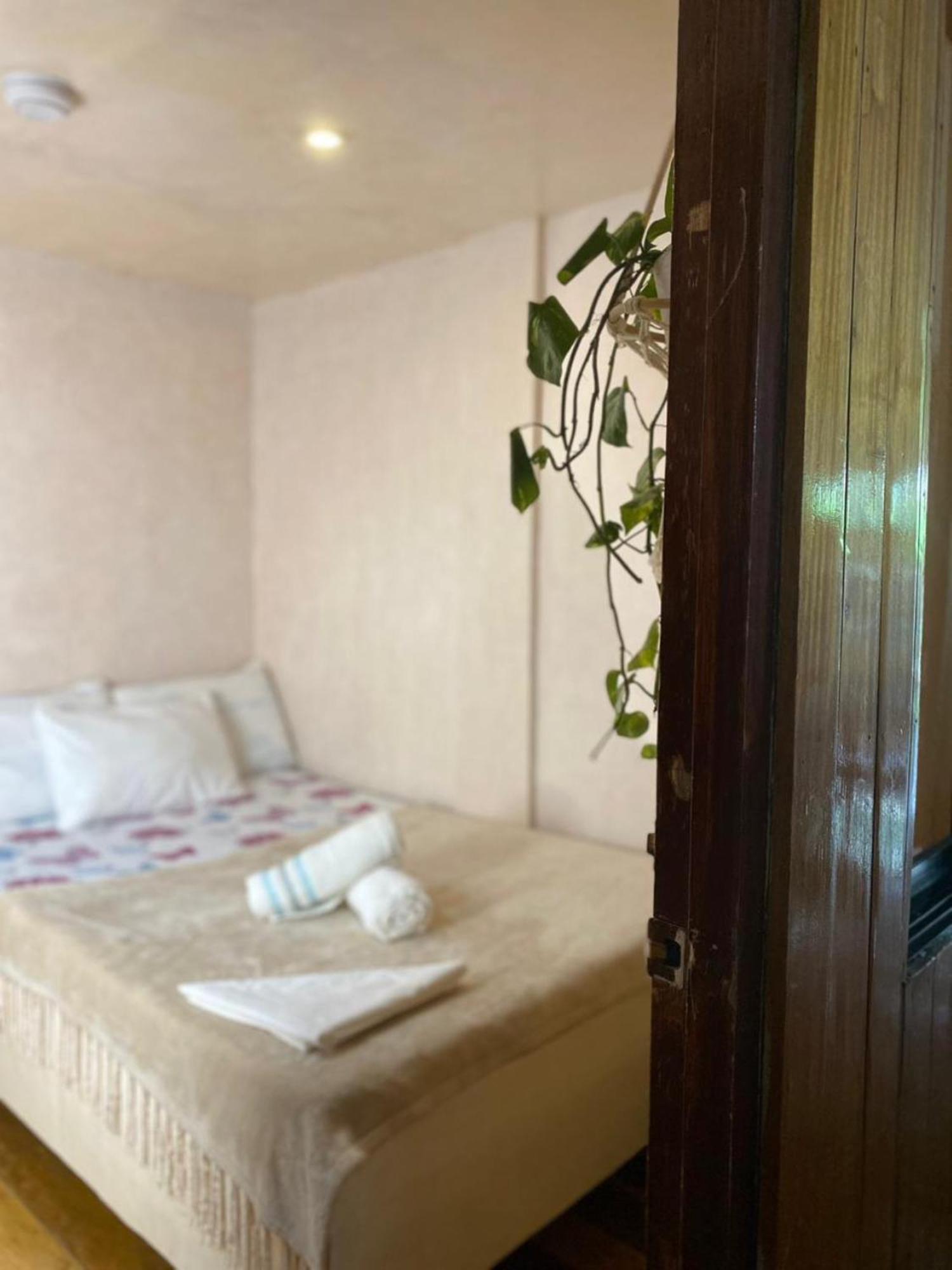 Malayah Hostel Генерал-Луна Номер фото